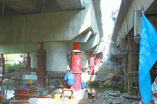 �ߙڸ۸��ٹ�·ǰ�hӿ������w̧��0.5-1��""